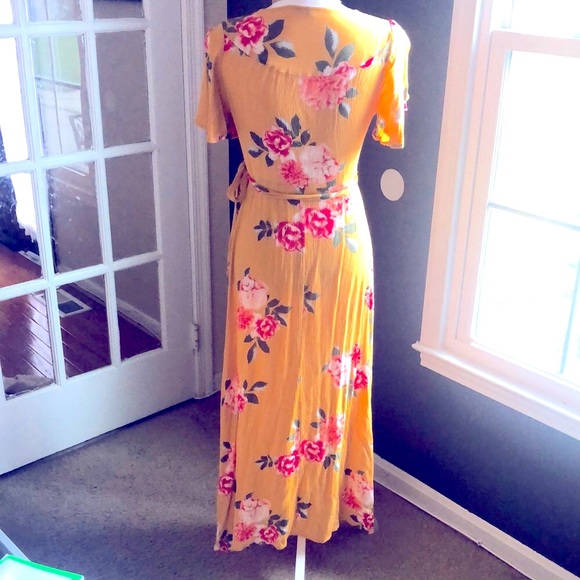 Floral Maxi Wrap Dress - Picture 6 of 10